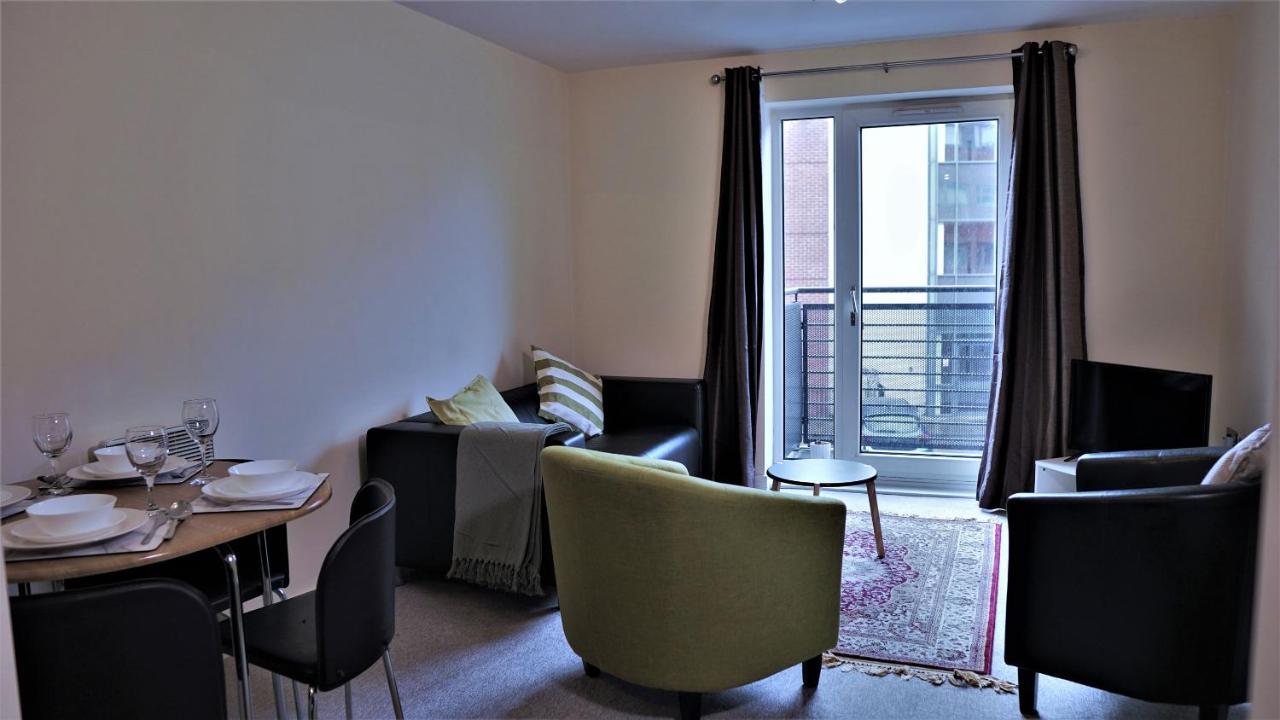 Broad Gauge Apartments Wolverhampton Bagian luar foto