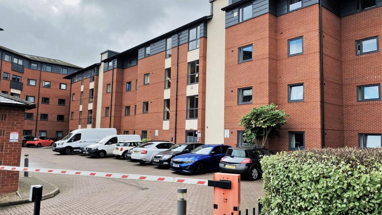 Broad Gauge Apartments Wolverhampton Bagian luar foto