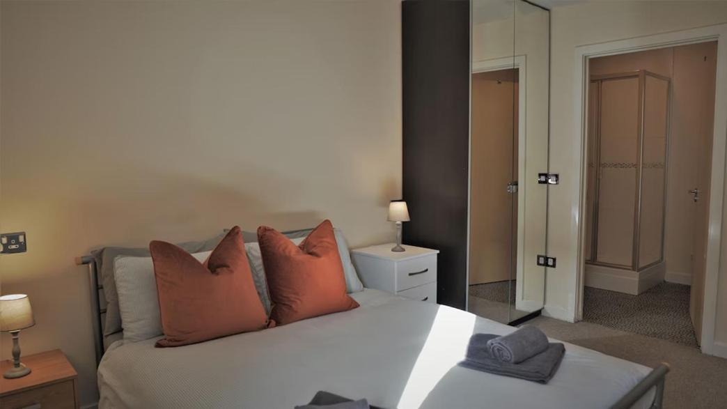Broad Gauge Apartments Wolverhampton Bagian luar foto