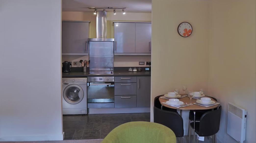 Broad Gauge Apartments Wolverhampton Bagian luar foto